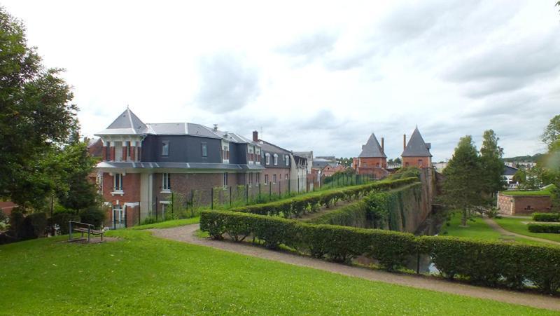 Auberge Des Remparts Peronne  Exterior photo